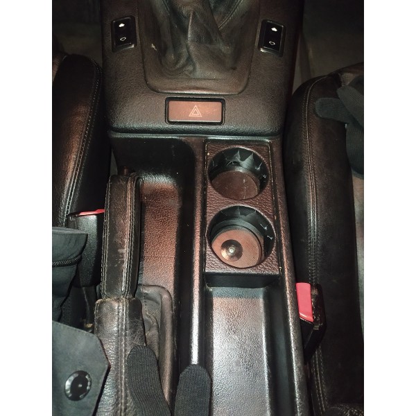 BMW E36 için bardak tutucu BMW E36 için bardak tutucu