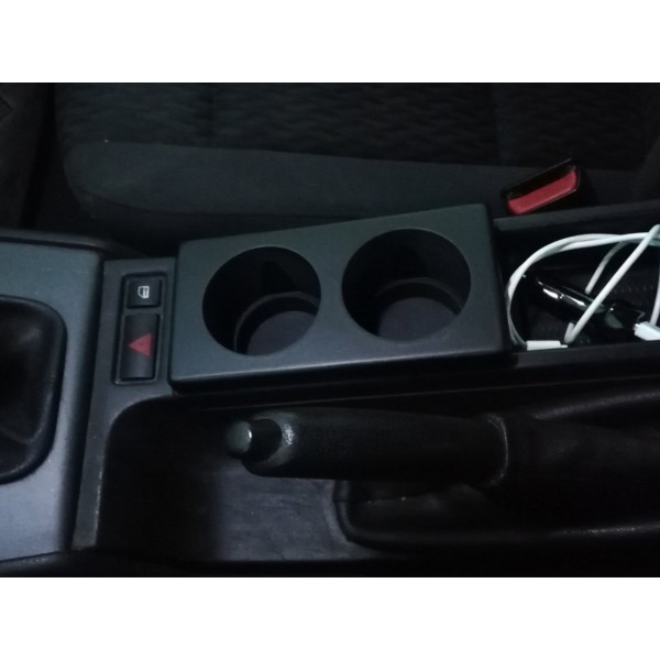BMW E46 için bardak tutucu BMW E46 için bardak tutucu