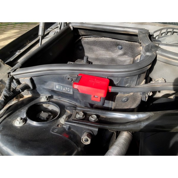 BMW için Pozitif Terminal Taban Kapağı BMW için Pozitif Terminal Taban Kapağı