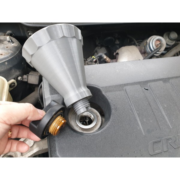 Kia Hyundai Motor Yağı Hunisi - Dişli. Havalandırmalı Kia Hyundai Motor Yağı Hunisi - Dişli. Havalandırmalı