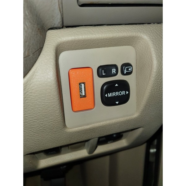 Lexus/Toyota Boş USB Portu Lexus/Toyota Boş USB Portu